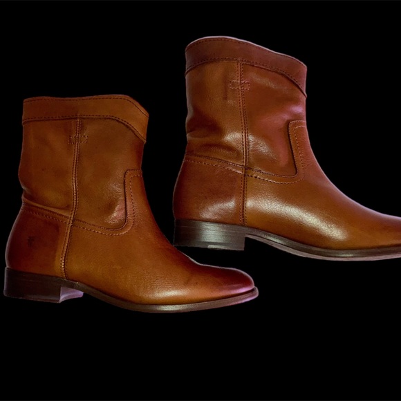 Frye Boots. Cara Roper Short. Size 8. New. - Picture 4 of 6